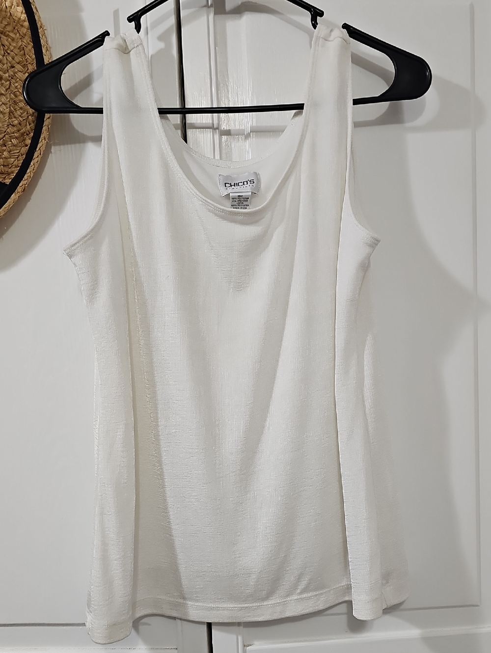 Chico's Travelers Off White Scoop Neck Tank Top With Liner.